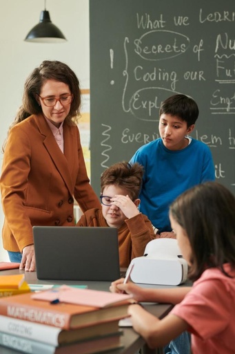 Estrategias de intervención: Creación de Programas, nuevas tecnologías y Coaching educativo.
